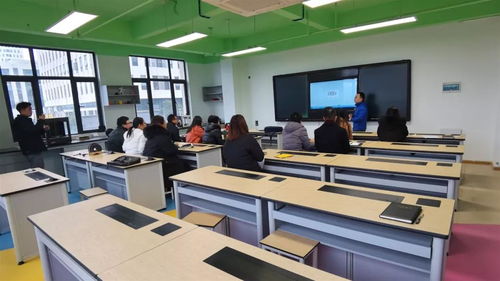 人工智能教學(xué)培訓(xùn)會(huì)議在湖南省智慧教育裝備展示體驗(yàn)中心成功舉辦，聚焦?fàn)I利性民辦職業(yè)技能培訓(xùn)機(jī)構(gòu)發(fā)展